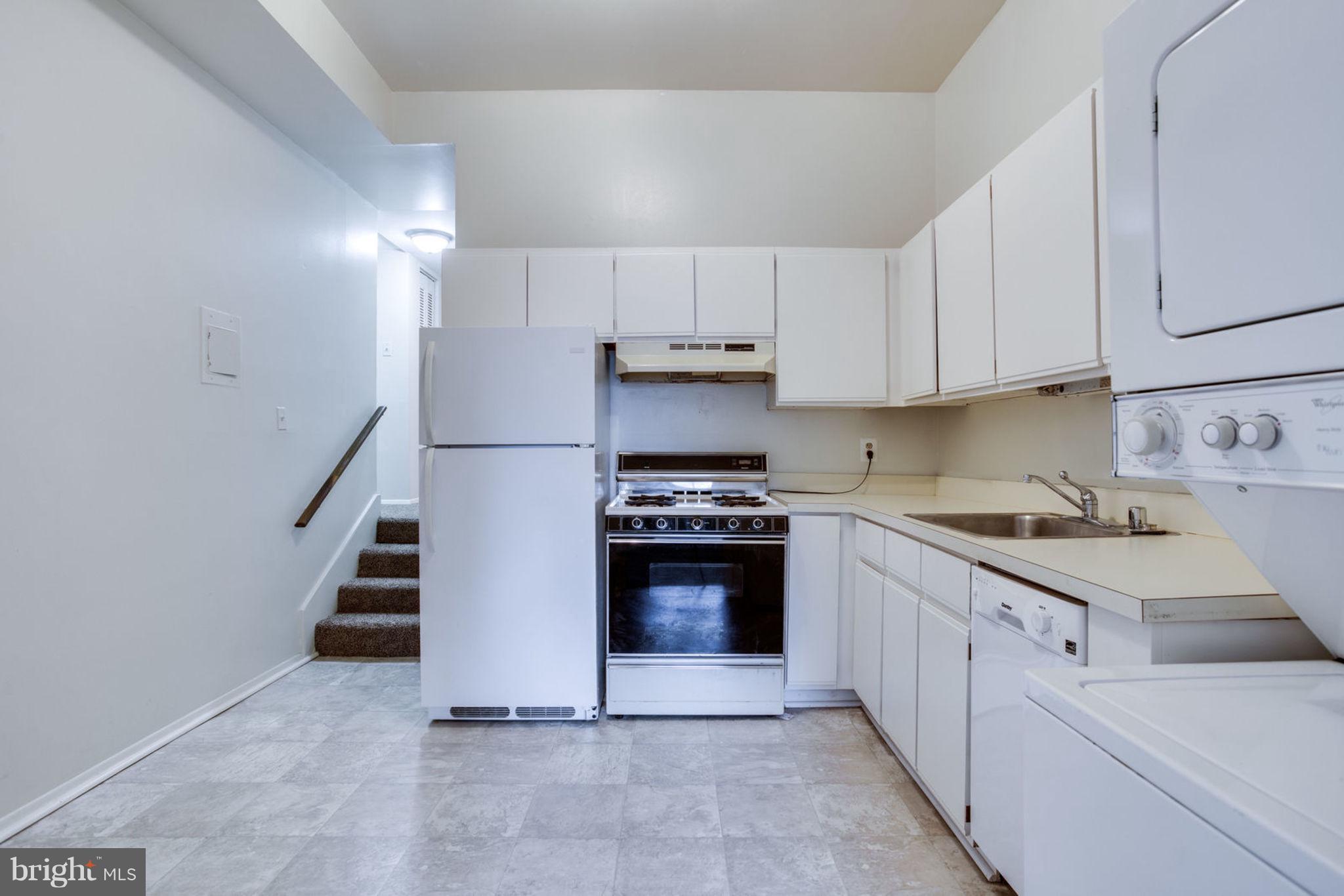 18810 Walkers Choice Road, Unit 1 Gaithersburg, MD 20886 - Photo 16 of 20 Kitchen