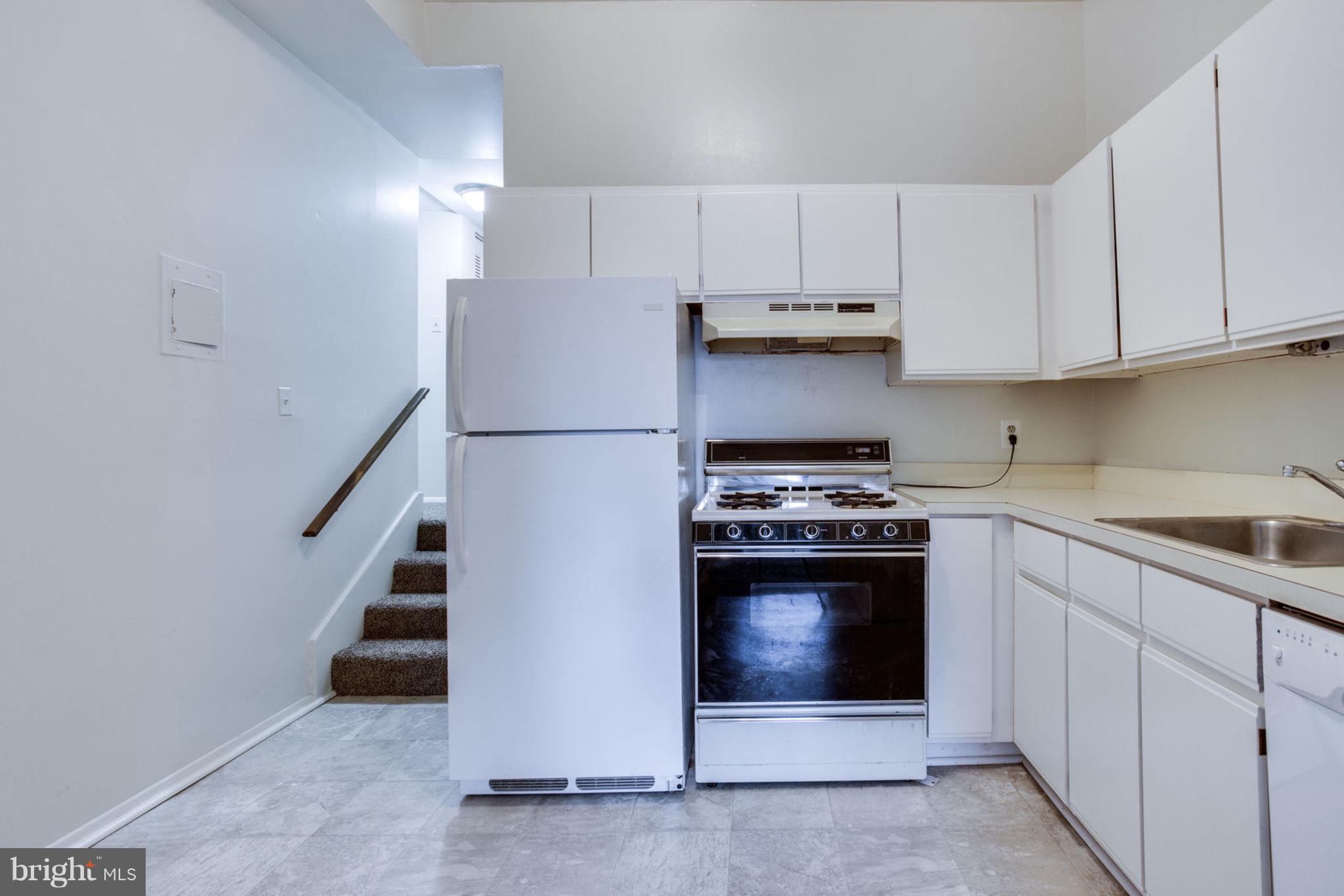 18810 Walkers Choice Road, Unit 1 Gaithersburg, MD 20886 - Photo 17 of 20 Kitchen