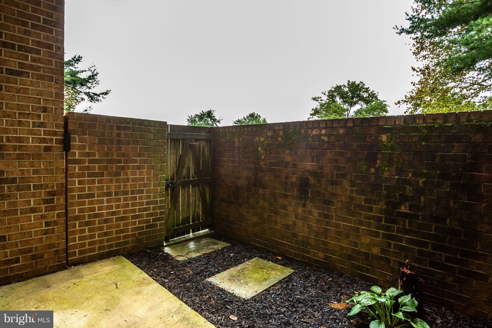 18810 Walkers Choice Road, Unit 1 Gaithersburg, MD 20886 - Photo 20 of 20 Exterior (Rear)