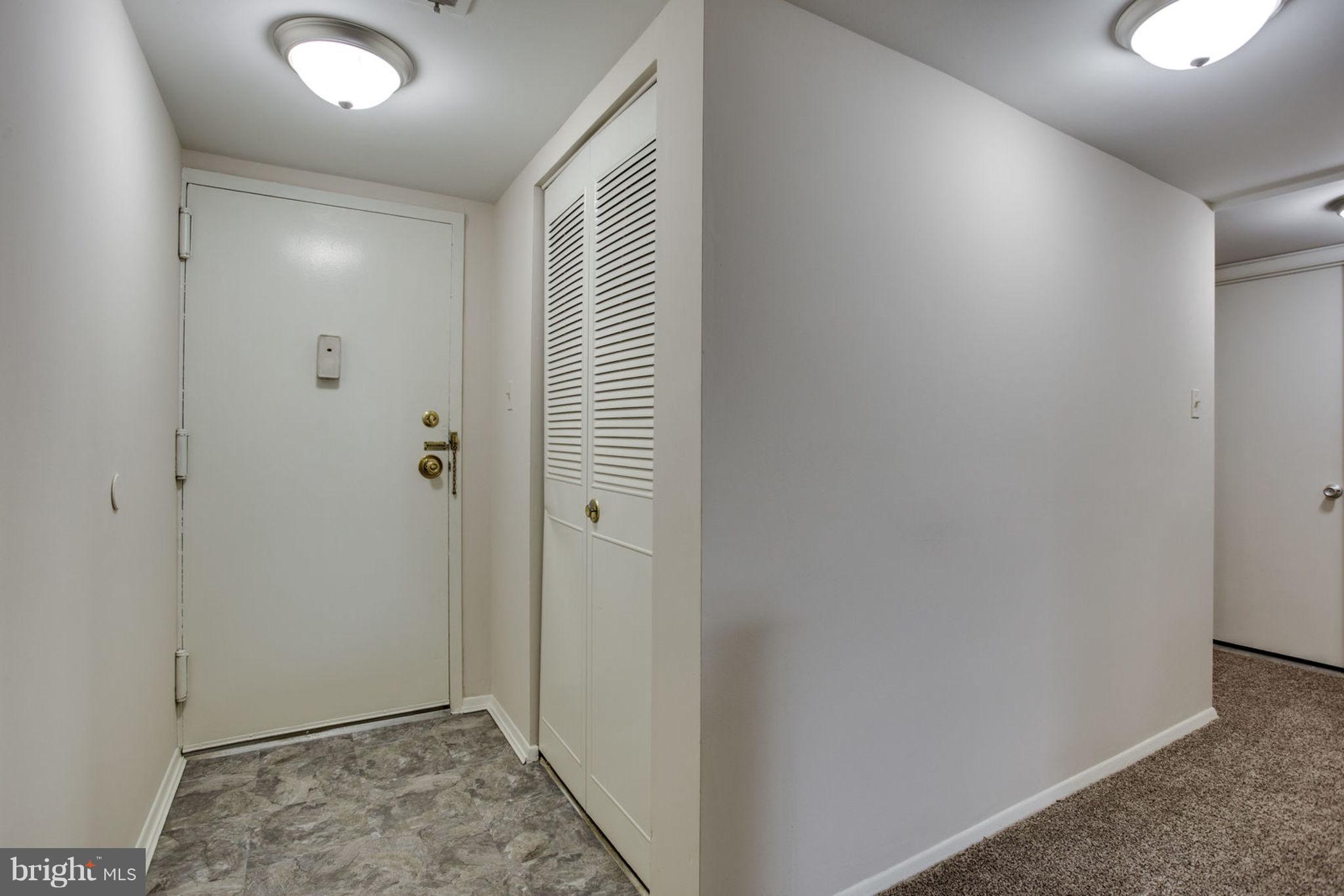 18810 Walkers Choice Road, Unit 1 Gaithersburg, MD 20886 - Photo 3 of 20 Interior (General)