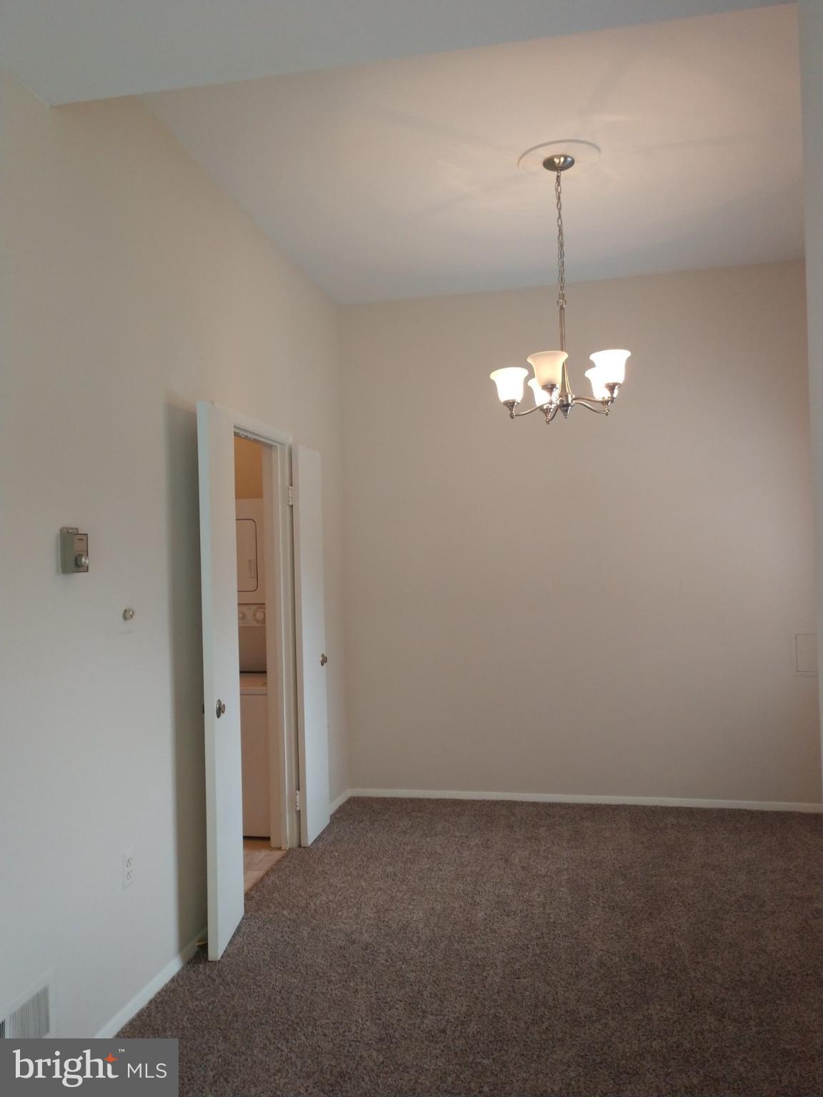18810 Walkers Choice Road, Unit 1 Gaithersburg, MD 20886 - Photo 8 of 20 Dining Room