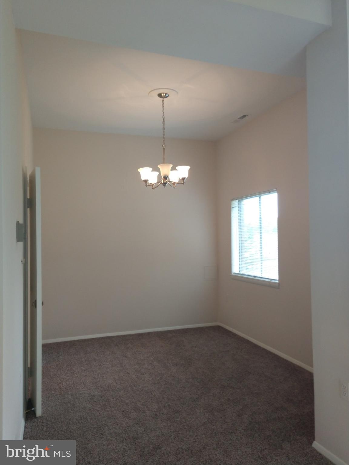 18810 Walkers Choice Road, Unit 1 Gaithersburg, MD 20886 - Photo 10 of 20 Dining Room