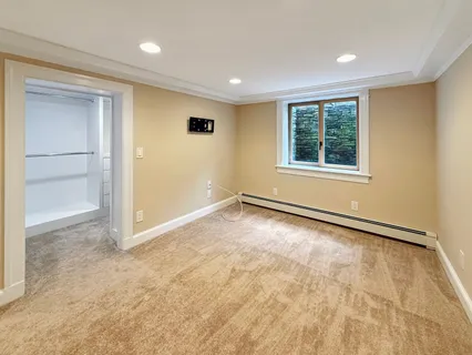 $987,500 | 5 Maryland Boulevard, Hampton Bays, NY 11946