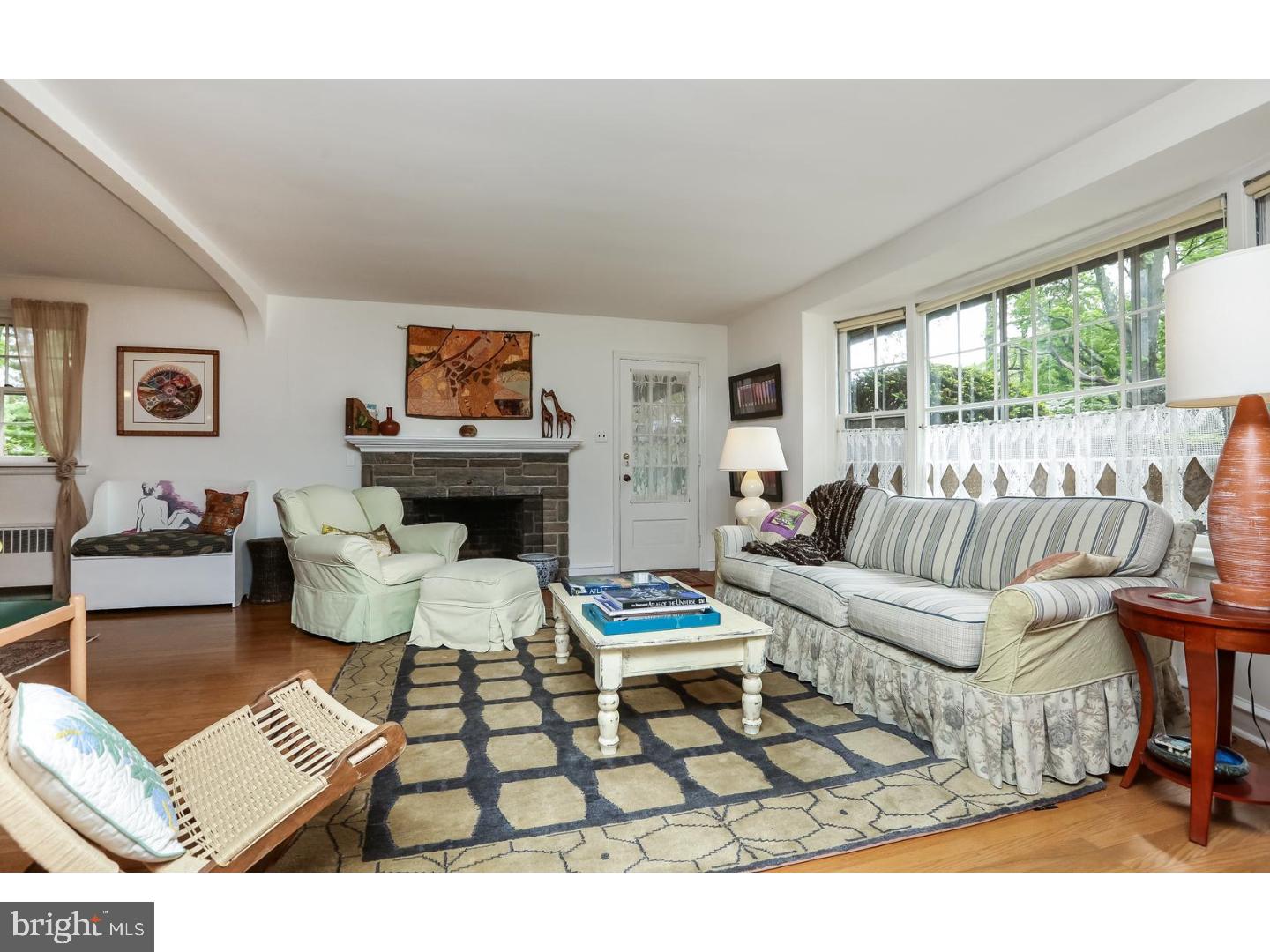 1700 Harris Road Glenside, PA 19038 - Photo 5 of 25 Living Room