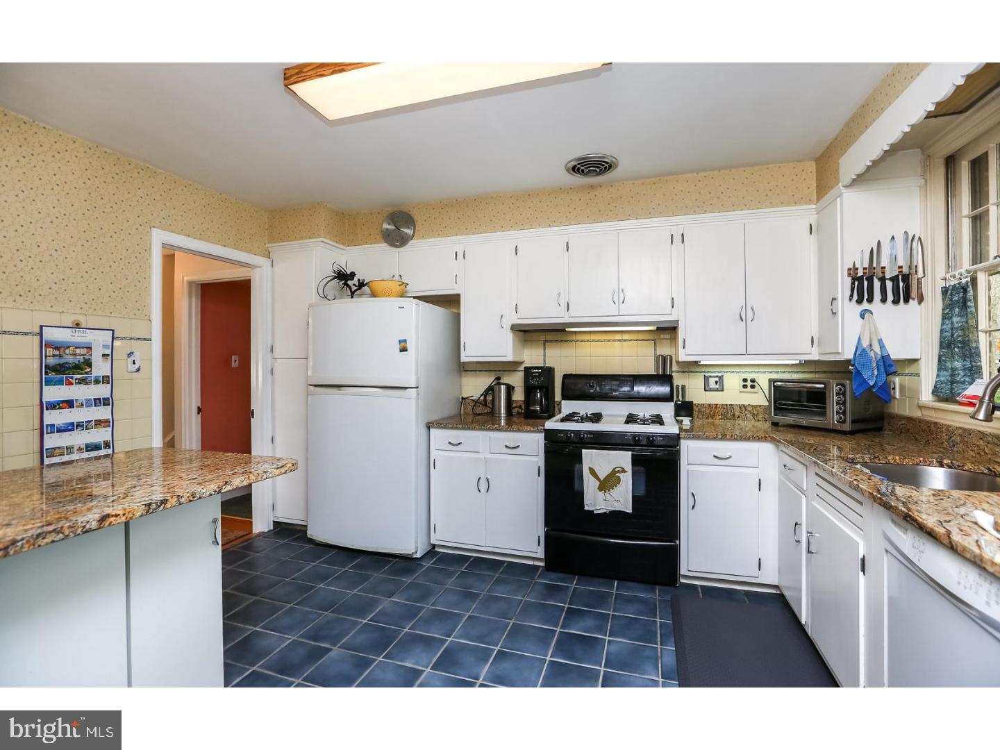 1700 Harris Road Glenside, PA 19038 - Photo 8 of 25 Kitchen
