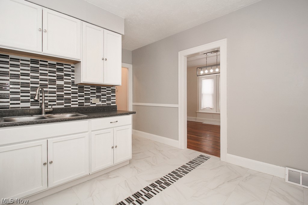 10712 Elmarge Road Cleveland, OH 44105 - Photo 6 of 29 Gallery Image 6