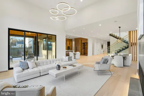 $3,595,888 | 7103 Westbury Road, McLean, VA 22101