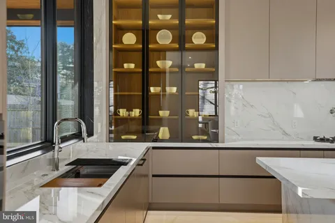 $3,595,888 | 7103 Westbury Road, McLean, VA 22101