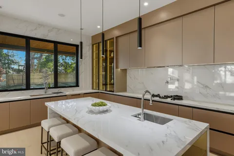 $3,595,888 | 7103 Westbury Road, McLean, VA 22101