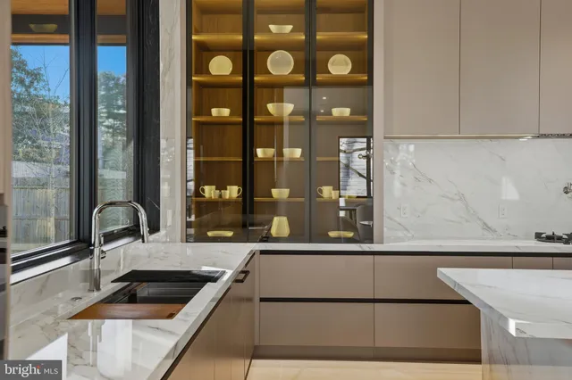 $3,595,888 | 7103 Westbury Road, McLean, VA 22101