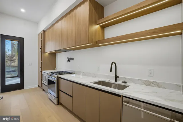 $3,595,888 | 7103 Westbury Road, McLean, VA 22101