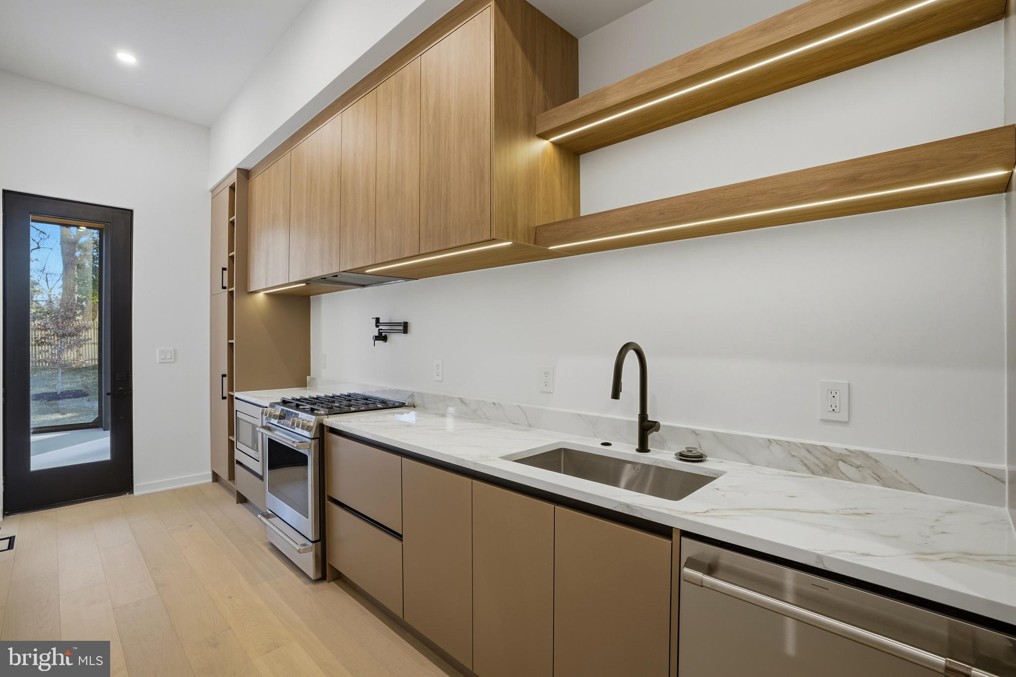 7103 Westbury Road McLean, VA 22101 - Photo 34 of 96