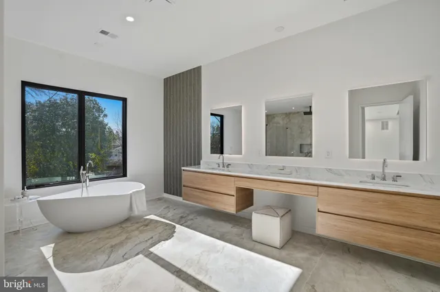 $3,595,888 | 7103 Westbury Road, McLean, VA 22101