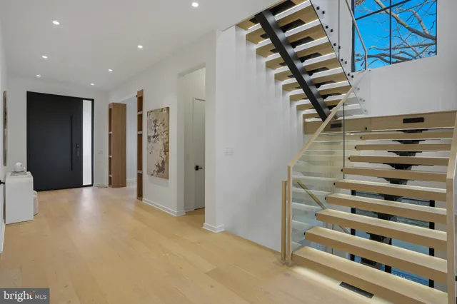 $3,595,888 | 7103 Westbury Road, McLean, VA 22101