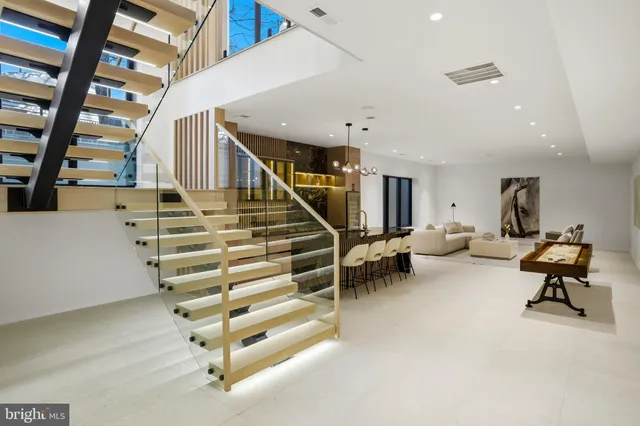 $3,595,888 | 7103 Westbury Road, McLean, VA 22101