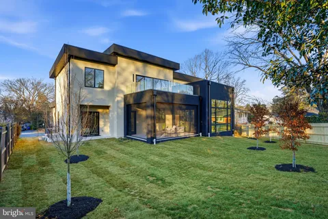 $3,595,888 | 7103 Westbury Road, McLean, VA 22101
