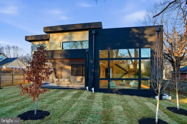 $3,595,888 | 7103 Westbury Road, McLean, VA 22101