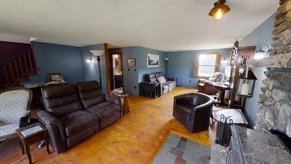 65 Harrington Road Westminster, MA 01473 - Photo 5 of 41