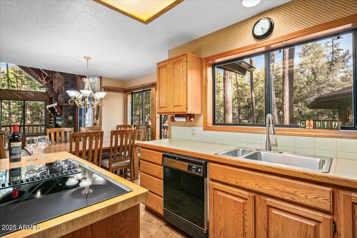 3985 North Whispering Pine Road Pine, AZ 85544 - Photo 9 of 59 15-Kitchen Views