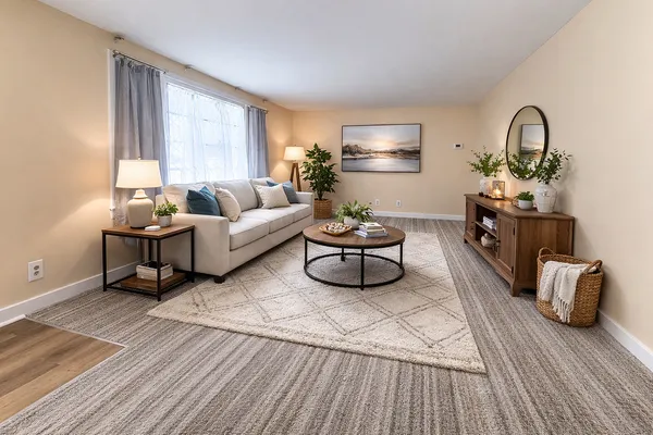 $1,900 | 2701 Wilshire Boulevard, Joliet, IL 60435