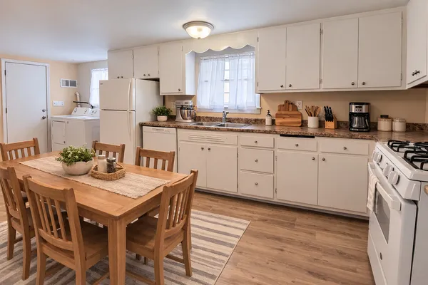 $1,900 | 2701 Wilshire Boulevard, Joliet, IL 60435