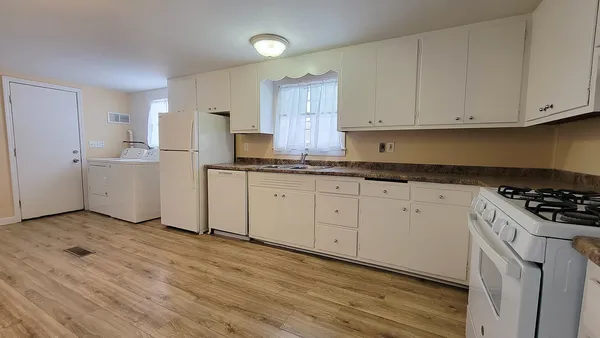 $1,900 | 2701 Wilshire Boulevard, Joliet, IL 60435