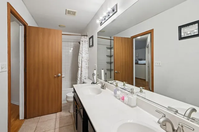 $320,000 | 2797 Shelly Lane, Aurora, IL 60504