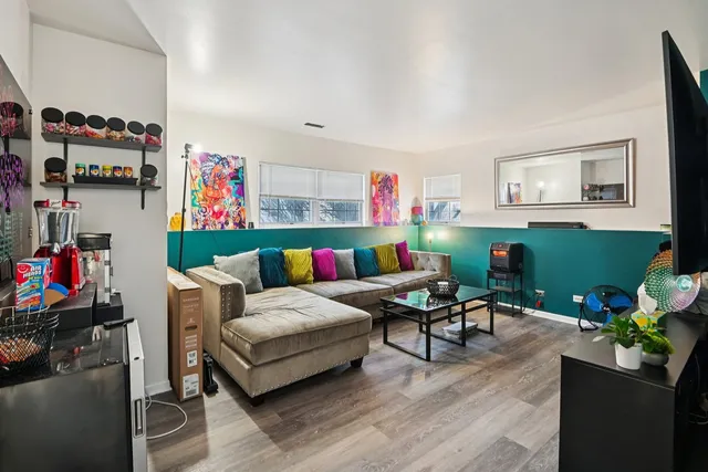 $320,000 | 2797 Shelly Lane, Aurora, IL 60504