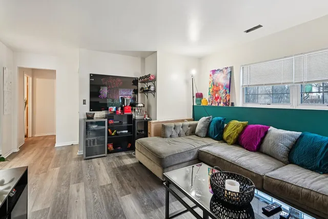 $320,000 | 2797 Shelly Lane, Aurora, IL 60504