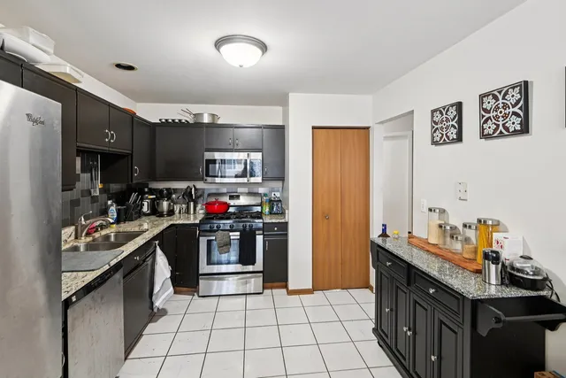 $320,000 | 2797 Shelly Lane, Aurora, IL 60504