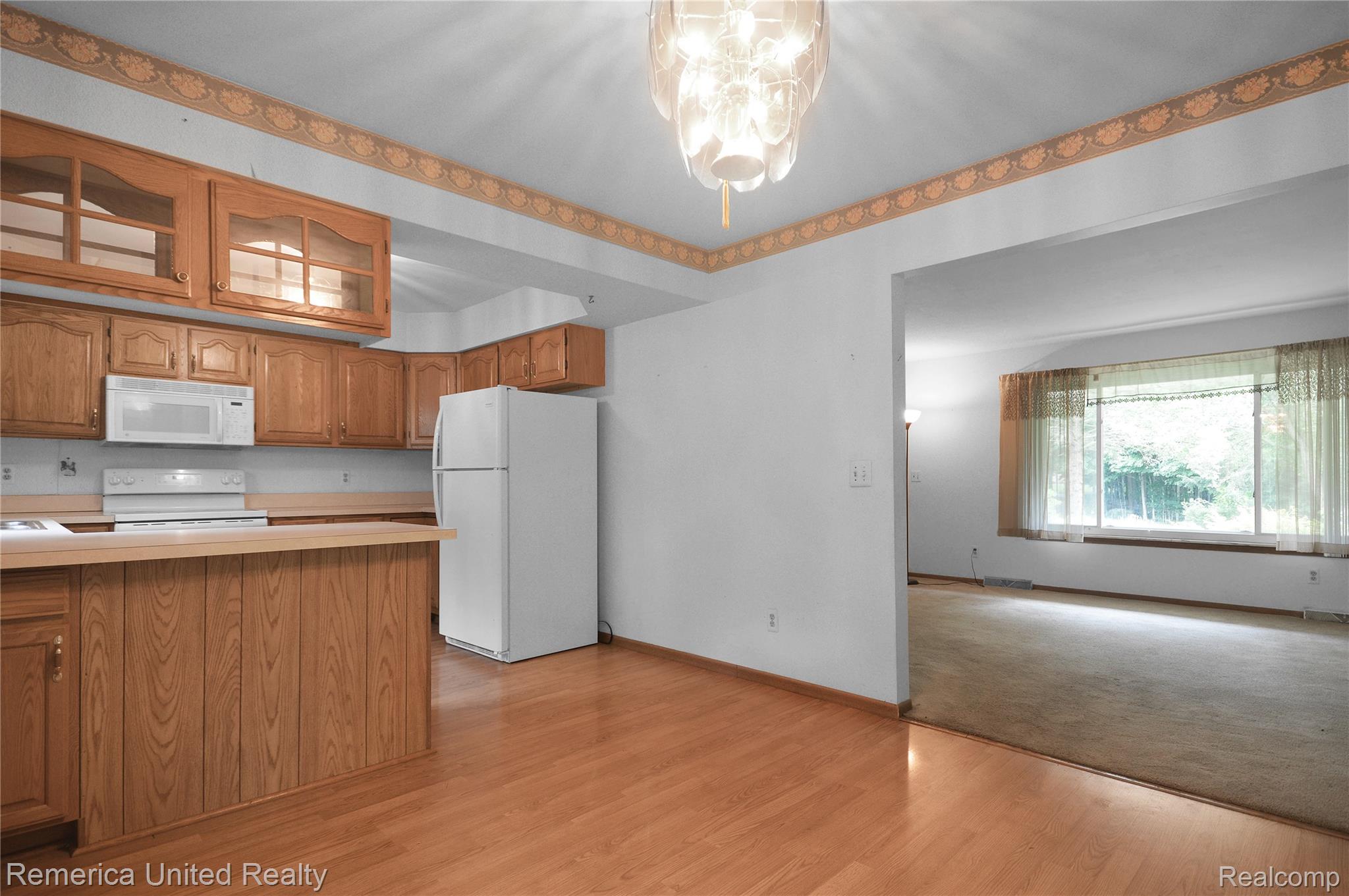 500 Keddle Road Howell, MI 48843 - Photo 11 of 30 7 kitch.jpg