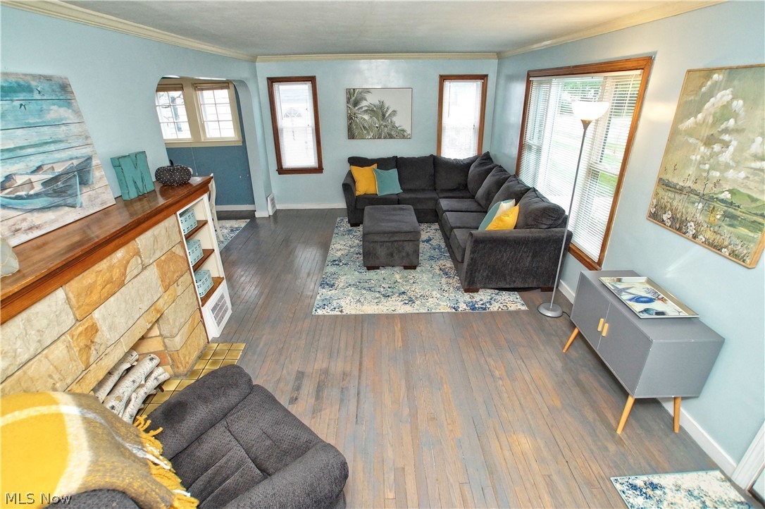 1073 Avondale Road Cleveland, OH 44121 - Photo 21 of 35