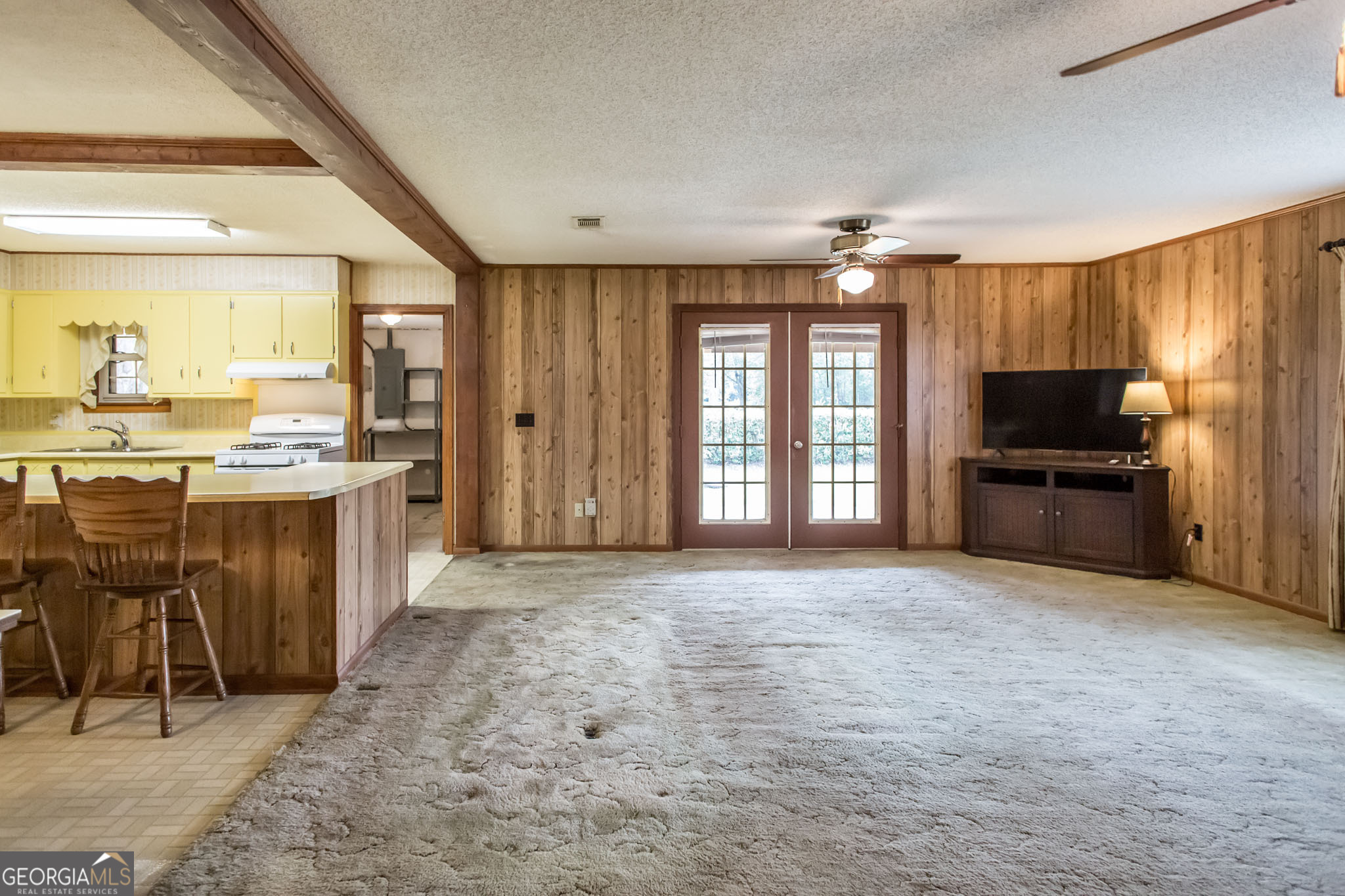 1917 Gilchrist Avenue Waycross, GA 31503 - Photo 15 of 42 a view of kitchen with granite countertop cabinets and refrigerator