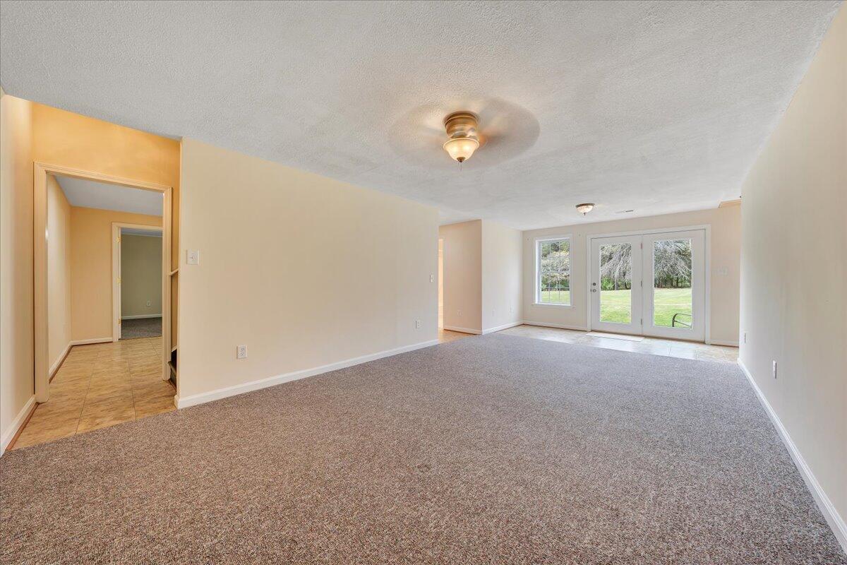3394 Wheatland Road Fincastle, VA 24090 - Photo 32 of 77 30-MIB06576