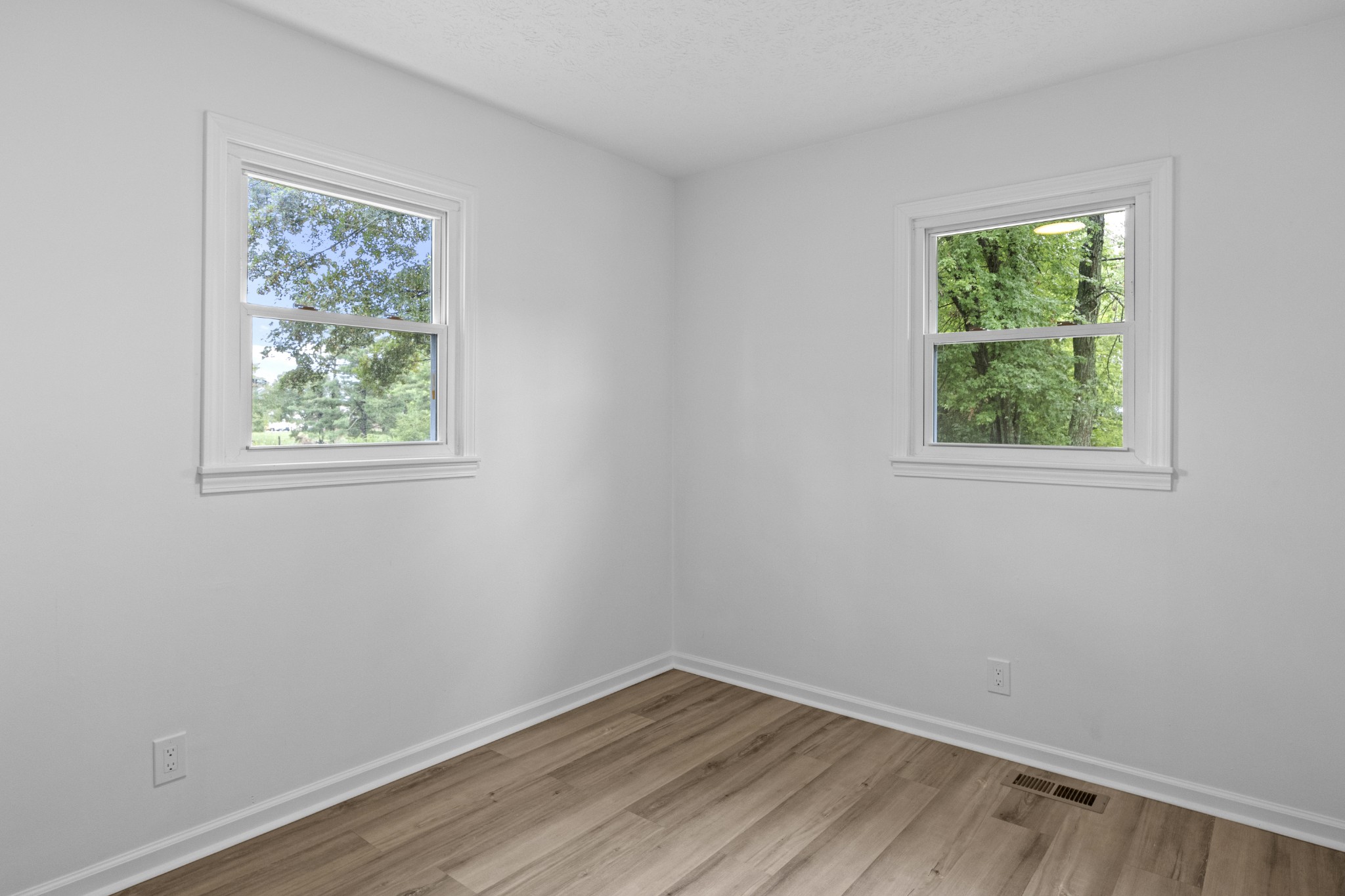 135 Hurricane Loop Tennessee Ridge, TN 37178 - Photo 20 of 29 an empty room with a window