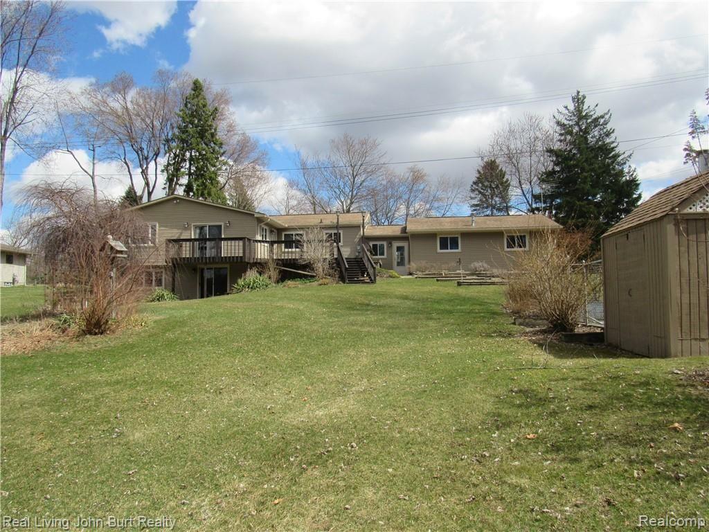 920 Hemingway Road Lake Orion, MI 48362 - Photo 13 of 19 IMG_1967.JPG