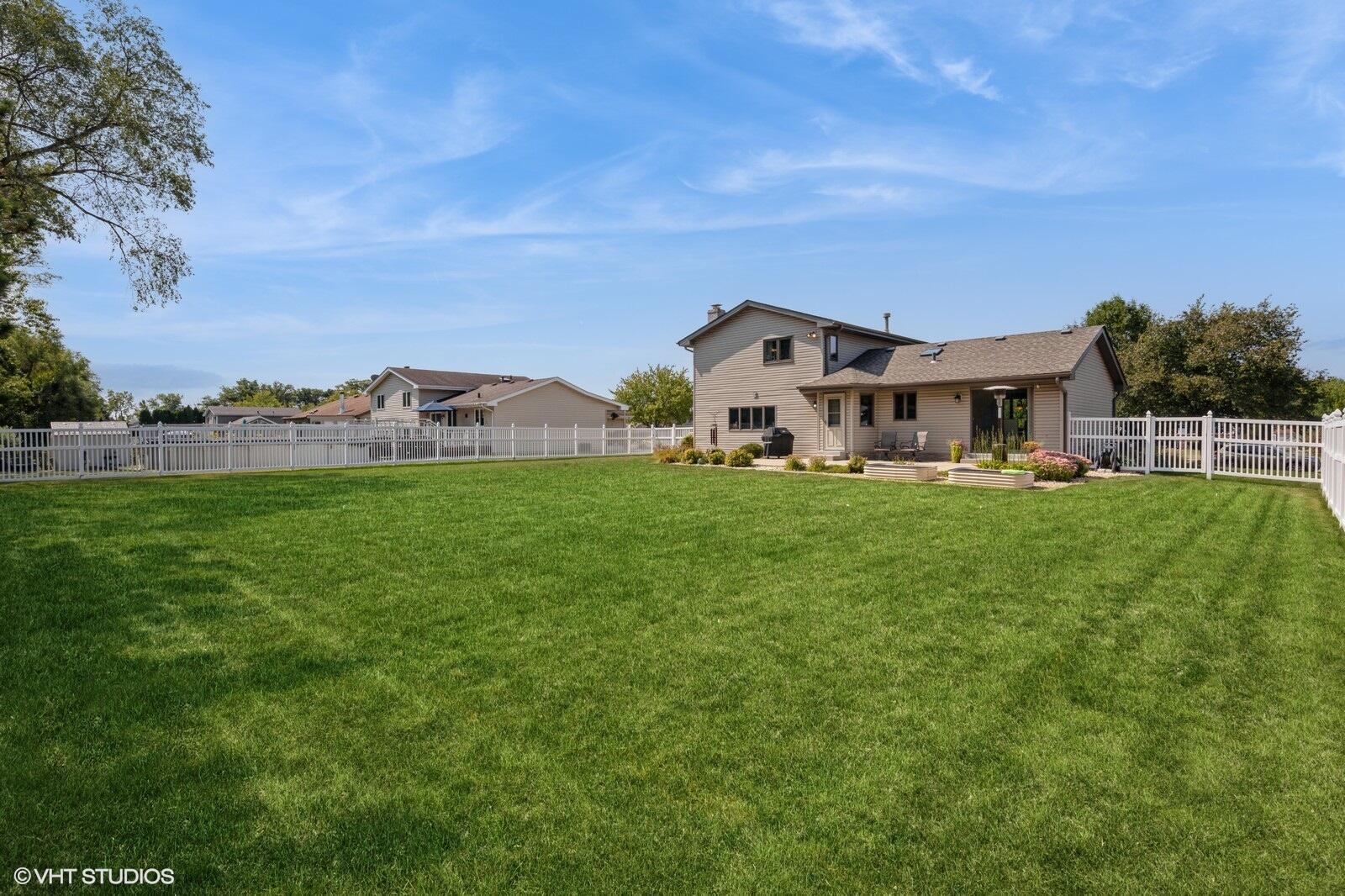 8661 Primrose Drive St. John, IN 46373 - Photo 17 of 18 1600x1066