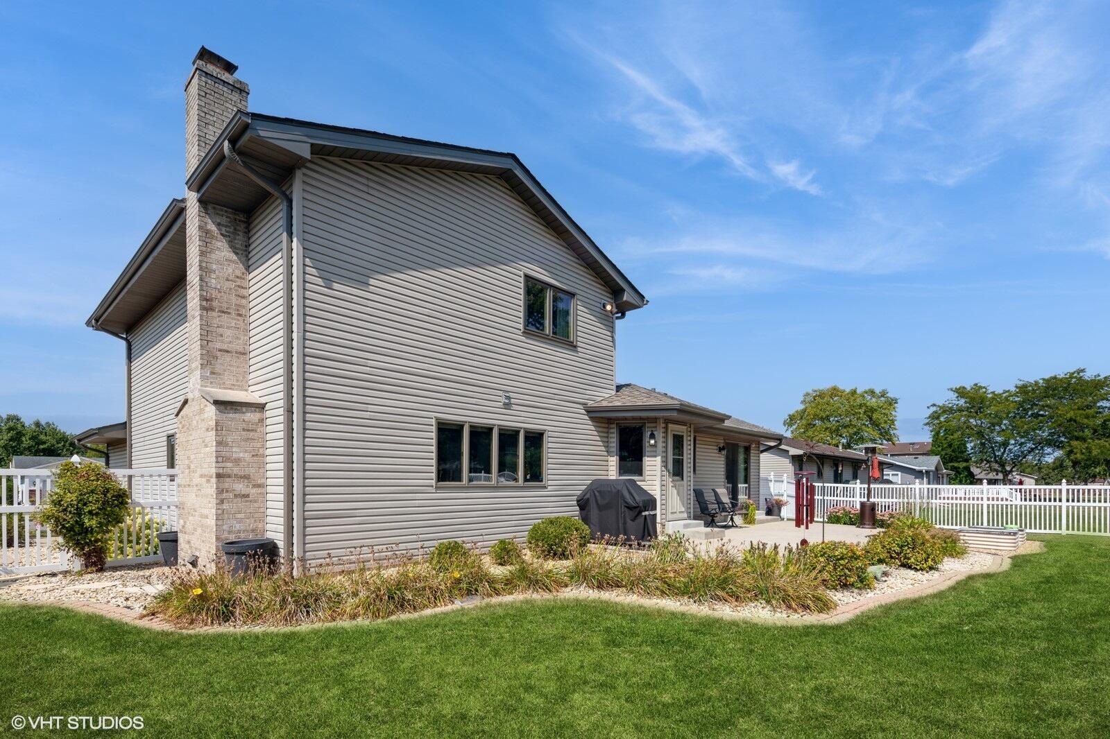 8661 Primrose Drive St. John, IN 46373 - Photo 18 of 18 1600x1066