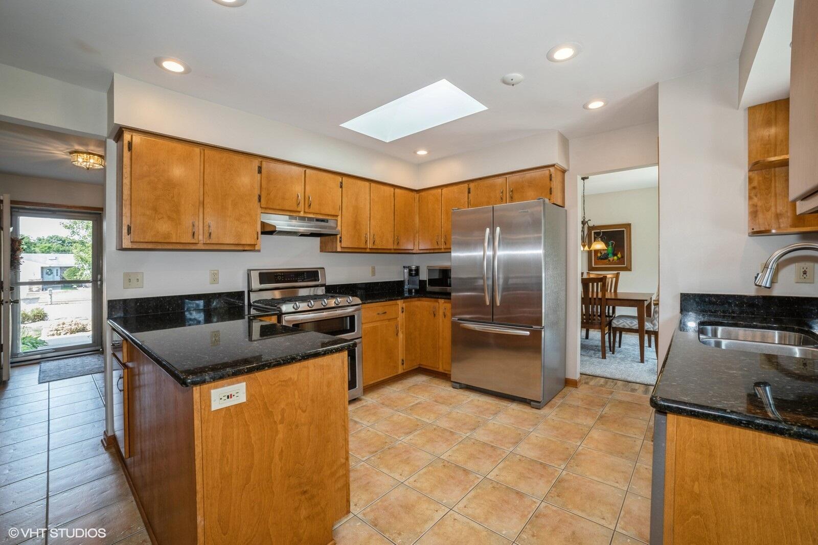 8661 Primrose Drive St. John, IN 46373 - Photo 4 of 18 1600x1066