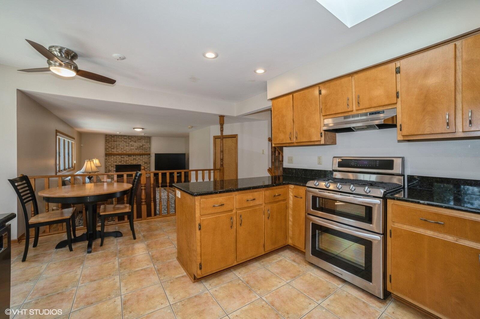 8661 Primrose Drive St. John, IN 46373 - Photo 5 of 18 1600x1066