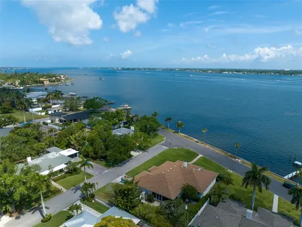 $899,000 | 2305 Riverview Boulevard, Bradenton, FL 34205