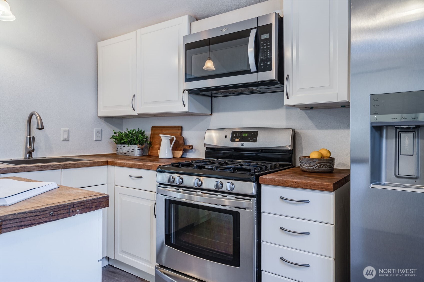 12406 2nd Place Southwest Seattle, WA 98146 - Photo 12 of 24