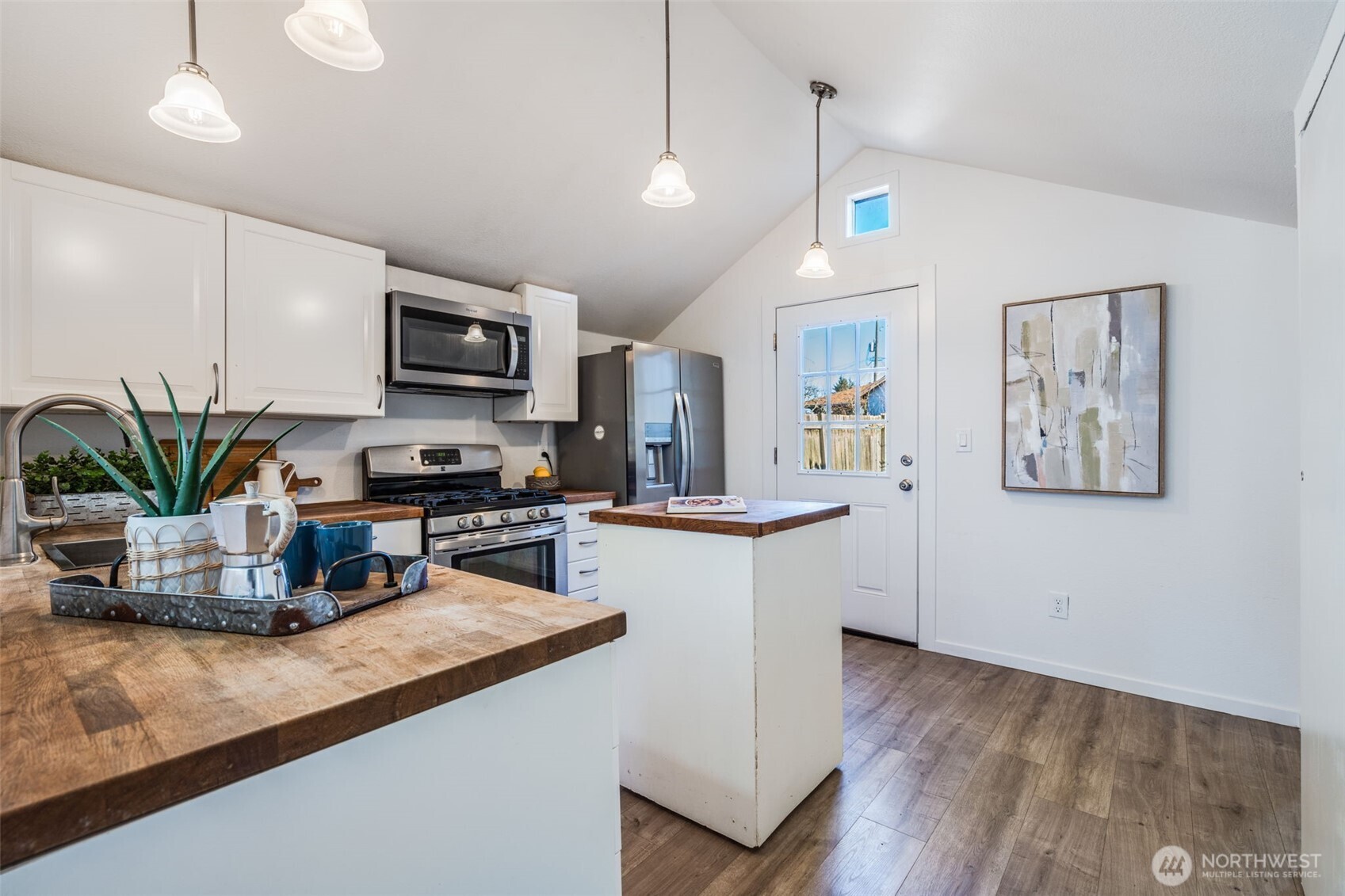 12406 2nd Place Southwest Seattle, WA 98146 - Photo 14 of 24