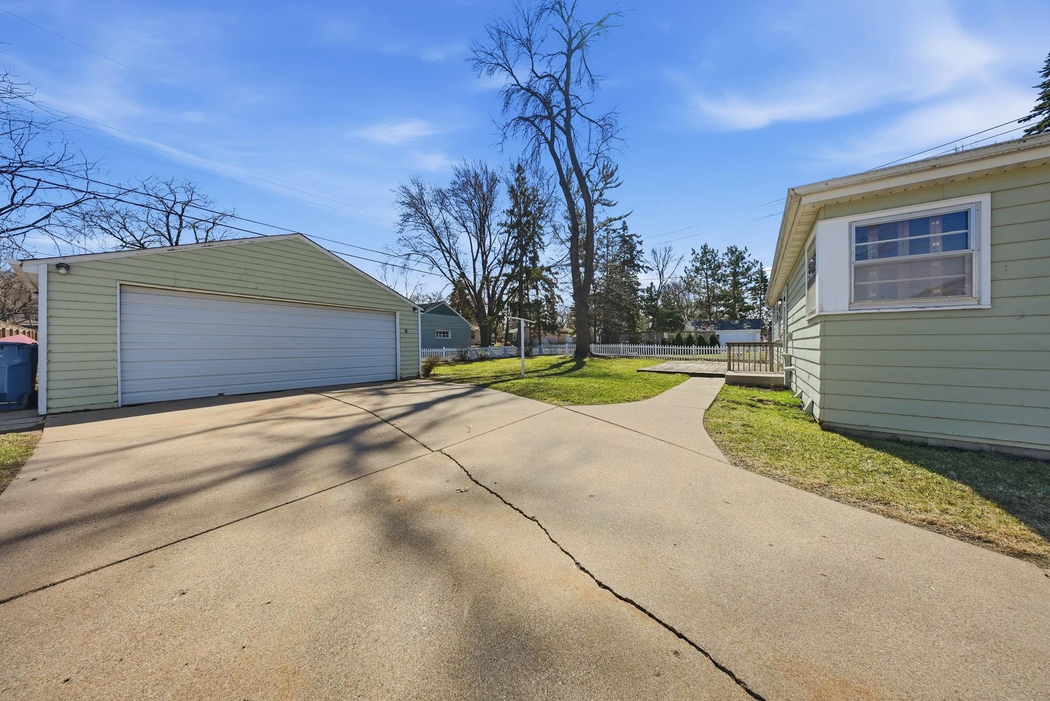 3016 Perry Avenue North Golden Valley, MN 55422 - Photo 47 of 48