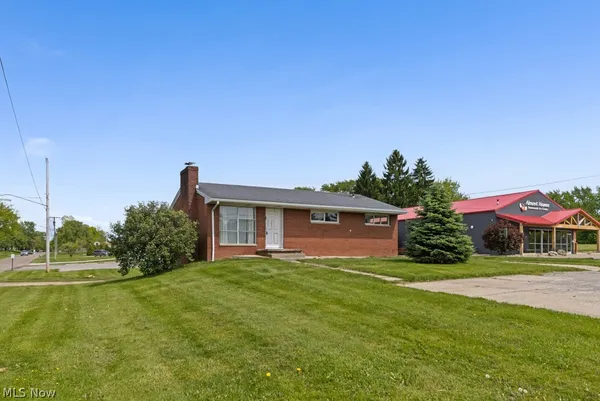 $229,900 | 2150 Beechwood Avenue, Alliance, OH 44601