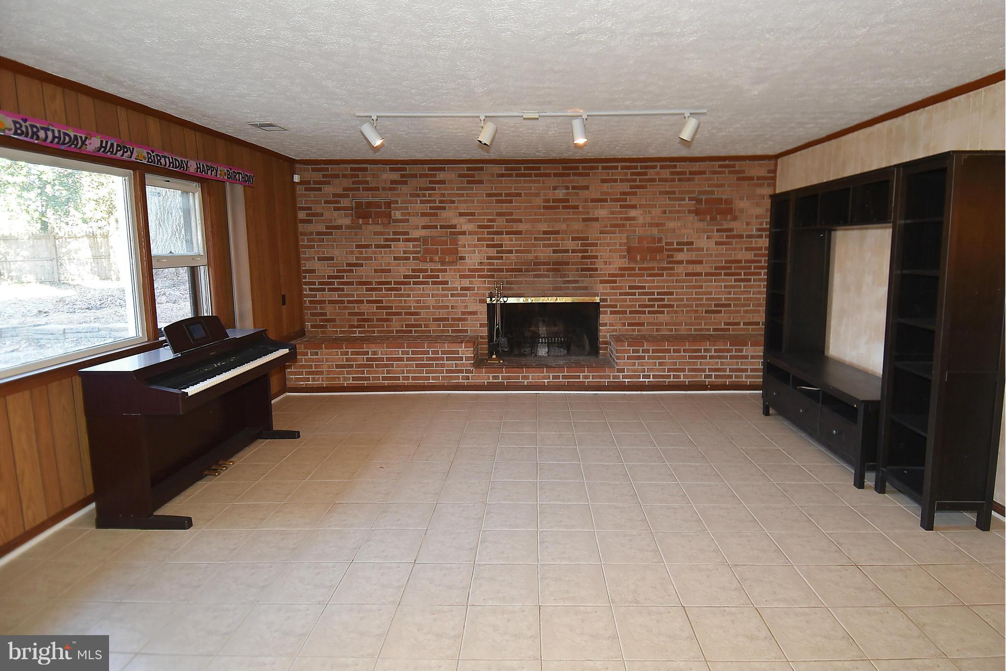 7415 Churchill Road McLean, VA 22101 - Photo 12 of 28 Family Room