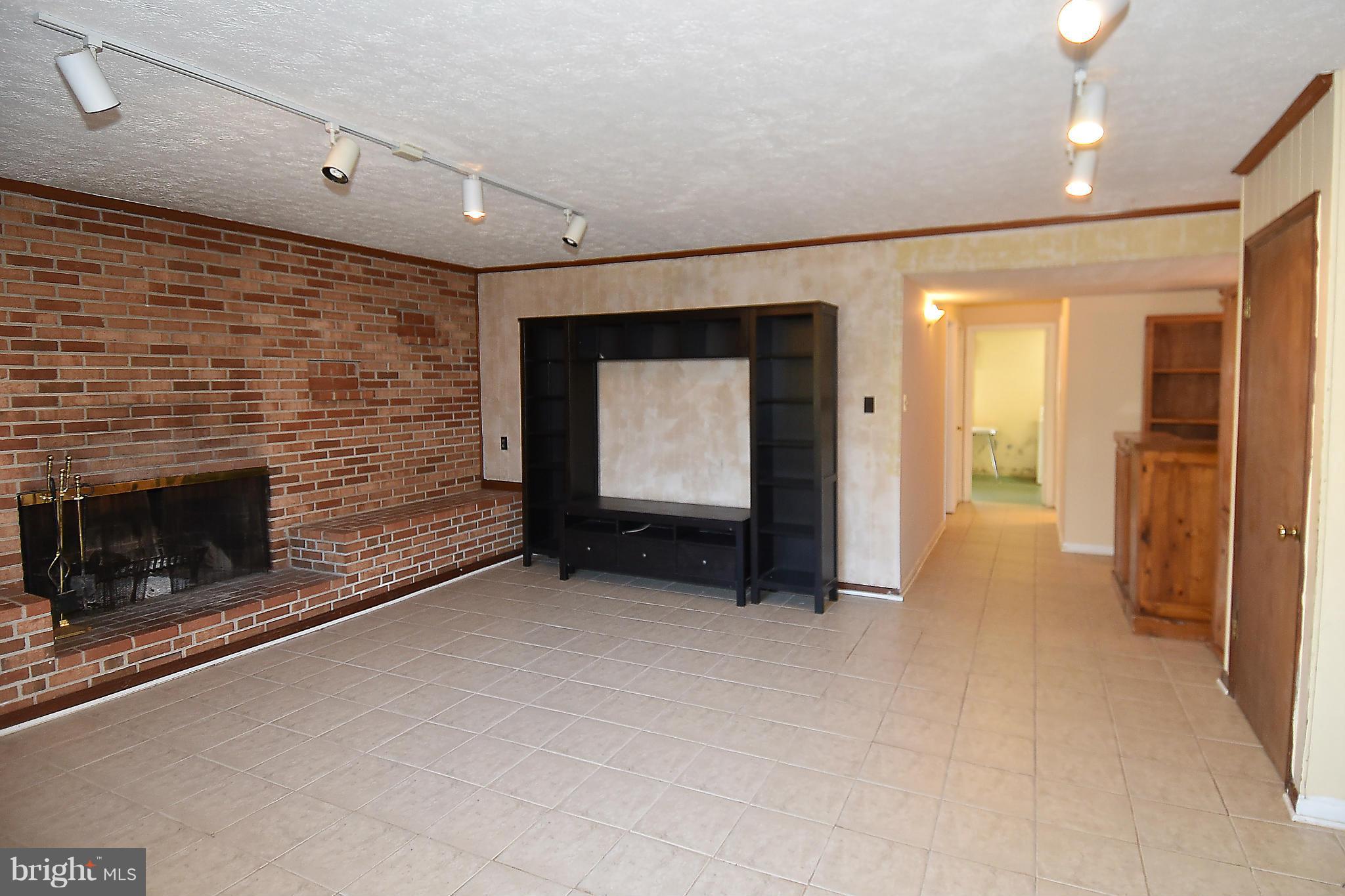 7415 Churchill Road McLean, VA 22101 - Photo 13 of 28 Family Room