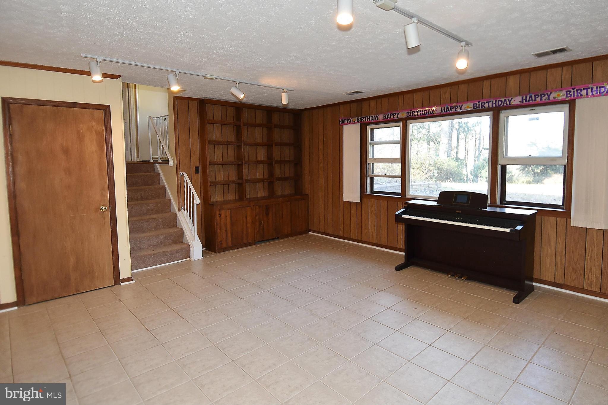 7415 Churchill Road McLean, VA 22101 - Photo 14 of 28 Family Room