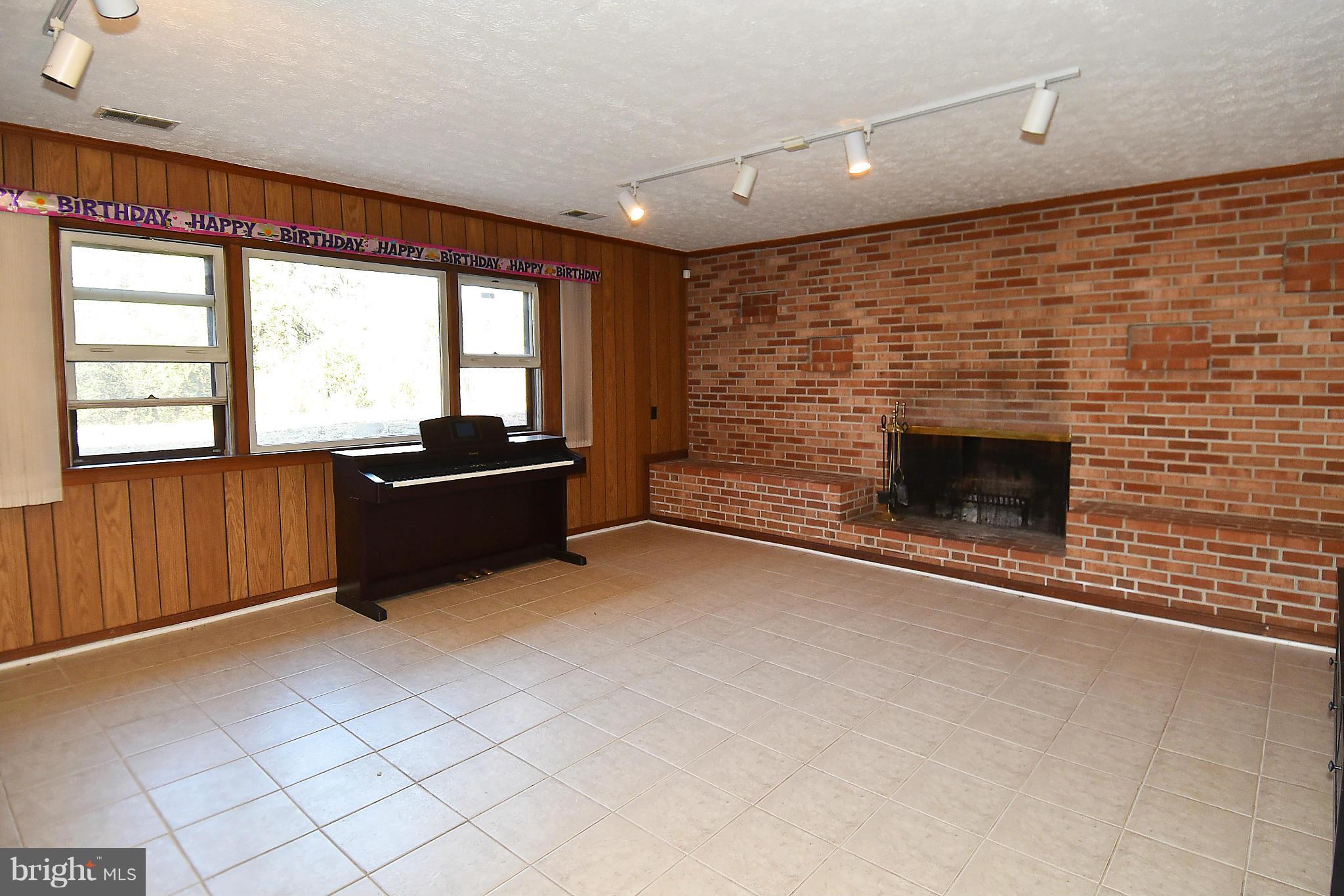 7415 Churchill Road McLean, VA 22101 - Photo 15 of 28 Family Room