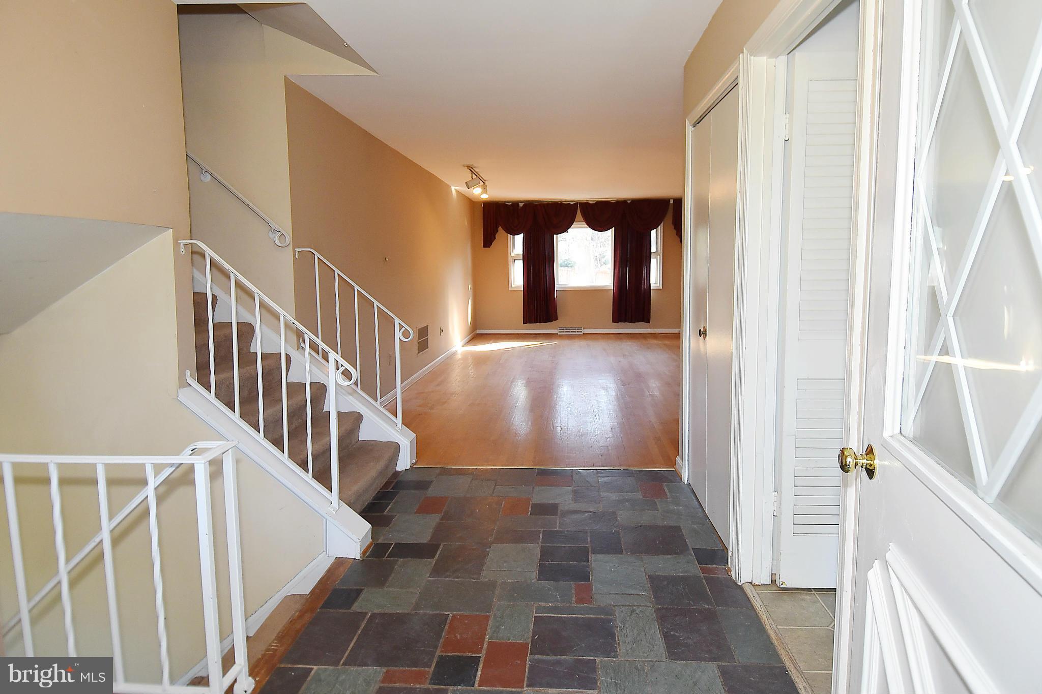 7415 Churchill Road McLean, VA 22101 - Photo 3 of 28 Interior (General)